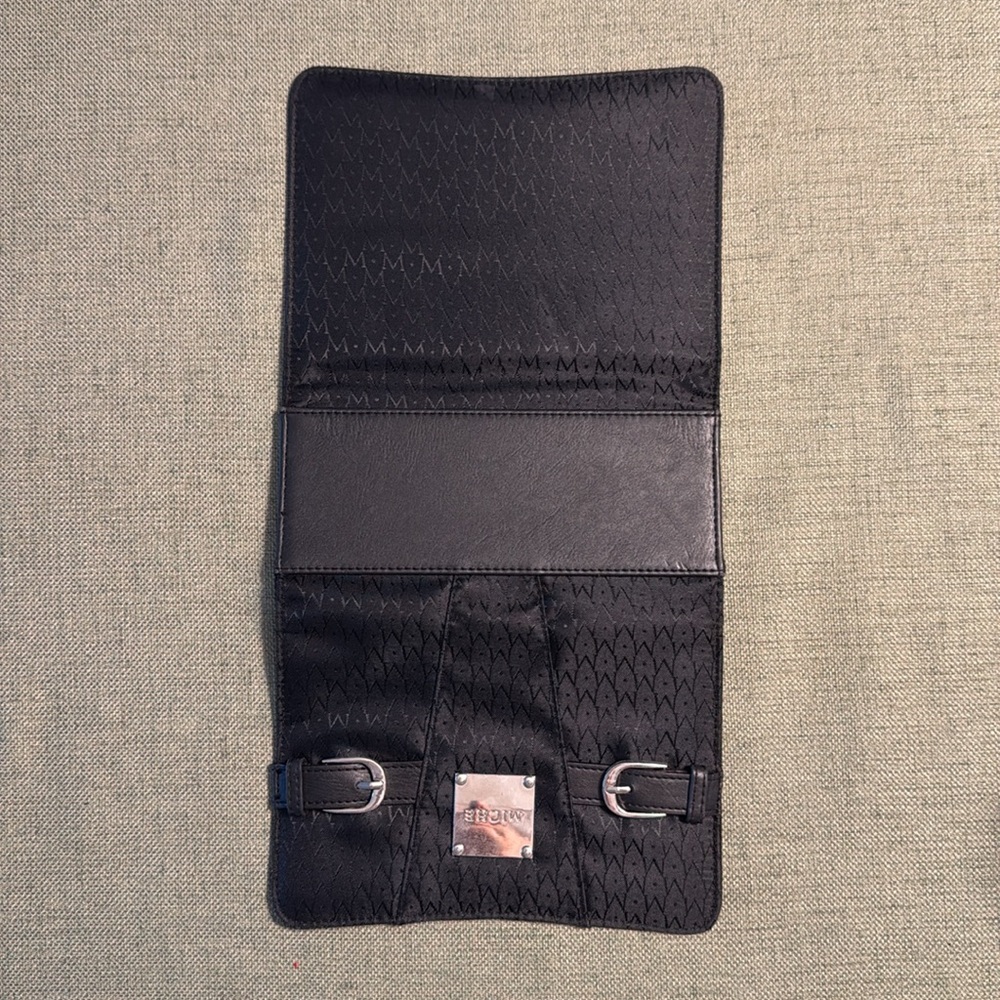 Miche Elegant Black Clutch with Metal Accents
Petite shell name - Honor - Picture 3 of 3